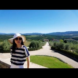 Meet your Posher, Esther